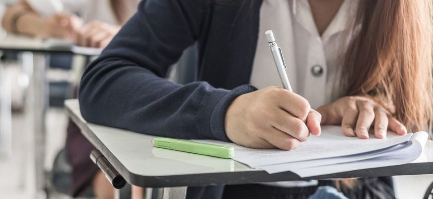 В Иркутской области подвели итоги ЕГЭ по литературе, химии и географии | Новости Иркутска - БезФормата